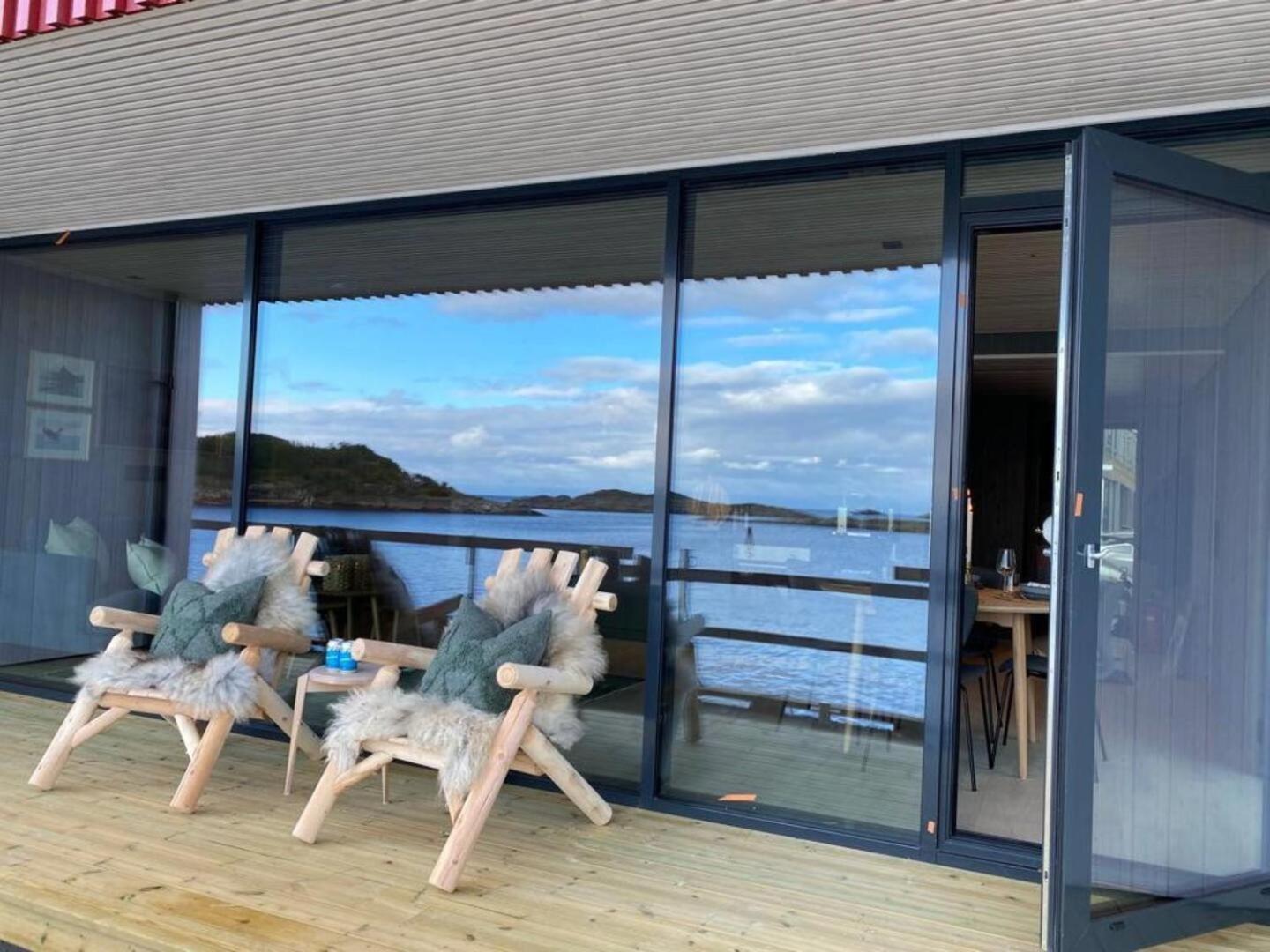 Waterfront Apartment With Panoramic Sea View Henningsvær Exterior foto